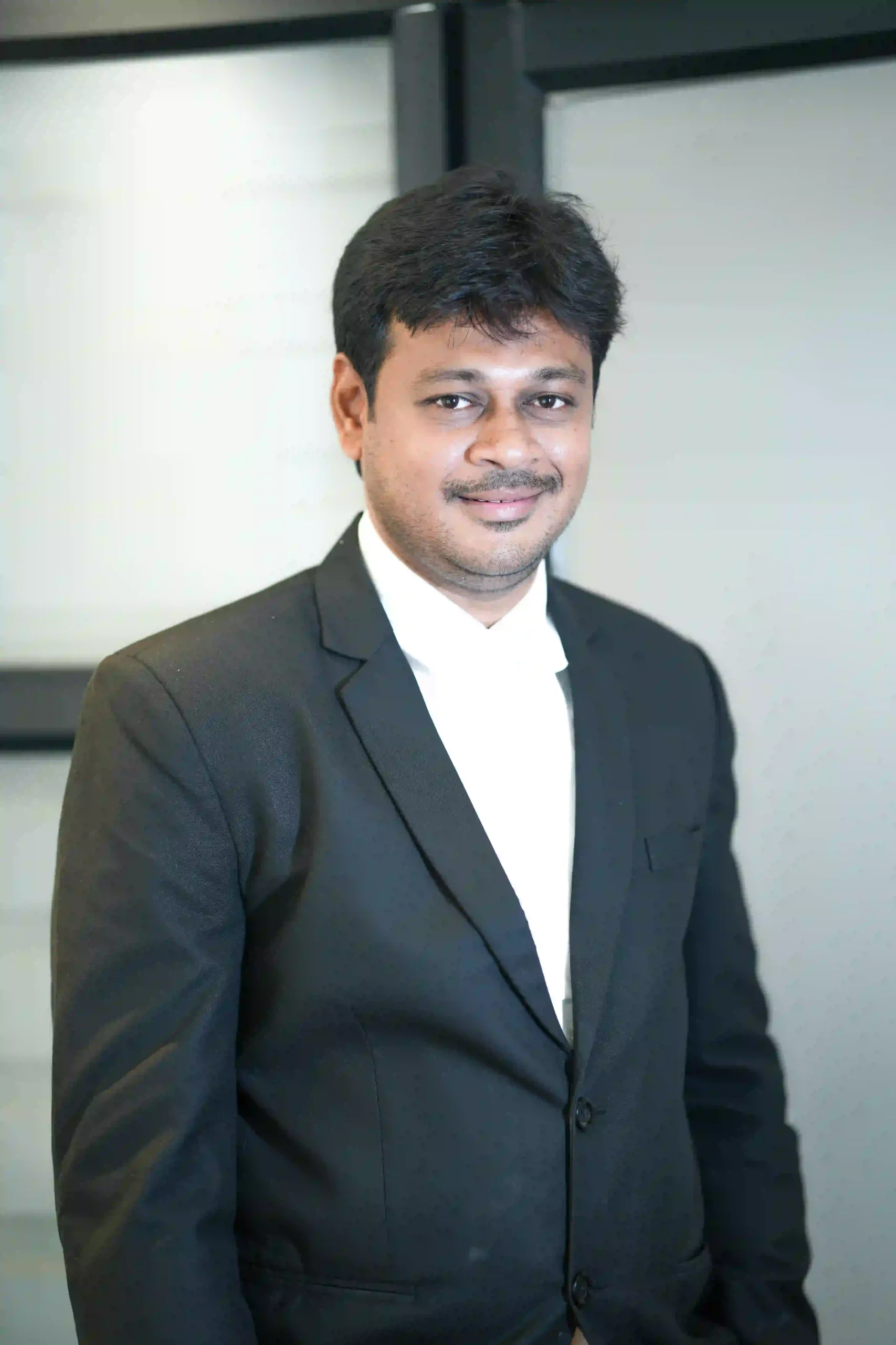 Adv Naveen - Associate Advocate at VARAU Law Chambers